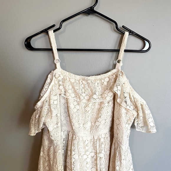 BNWT TORRID Lace Dress Ivory Cold Shoulder Size 3 - Picture 7 of 10